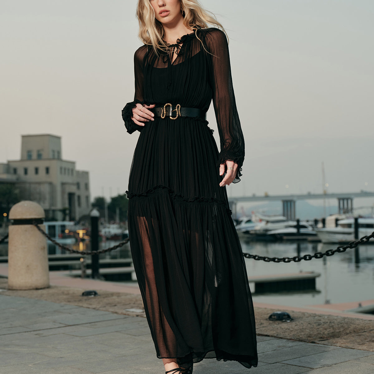 Fırfırlı Yarı Şeffaf Şifon Elbise