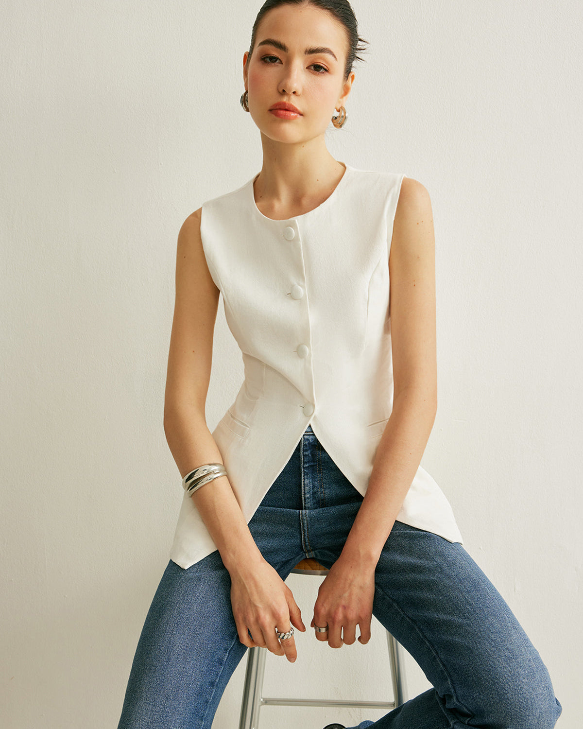 Düğme Detaylı Kolsuz Bluz