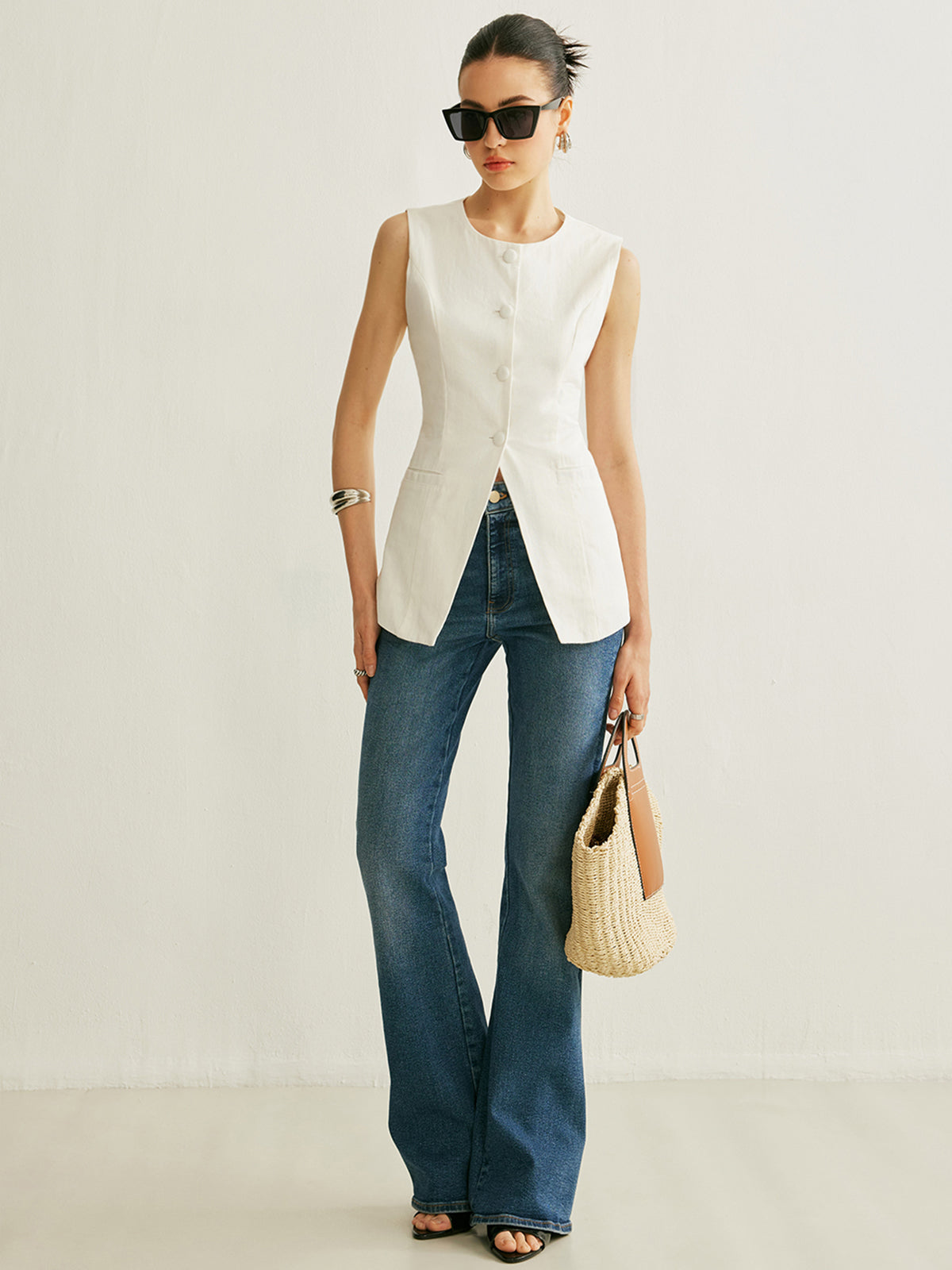 Düğme Detaylı Kolsuz Bluz