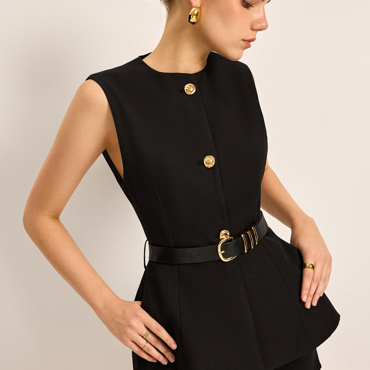 Düğme Detaylı Cepli ve Kemerli Bluz