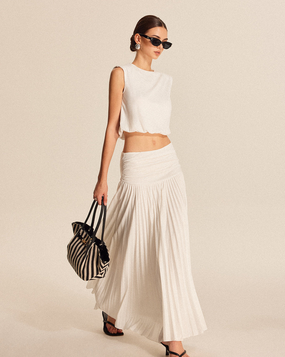 Omuz Detaylı Pileli Etek Takımı