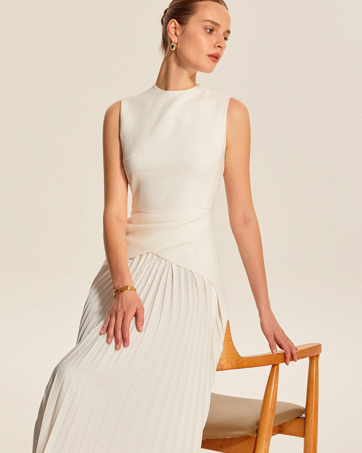 Kolsuz Pileli Elbise