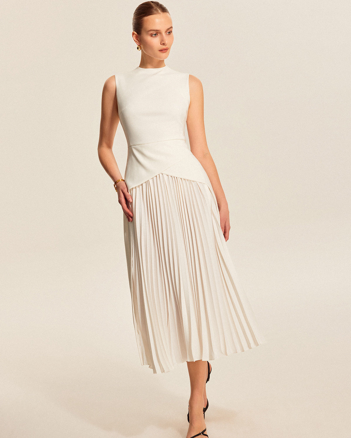 Kolsuz Pileli Elbise