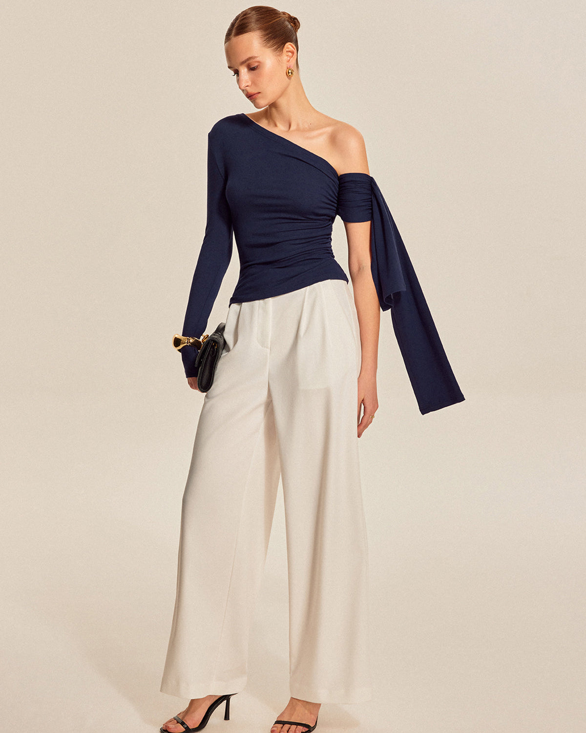 Asimetrik Drapeli Kollu Üst