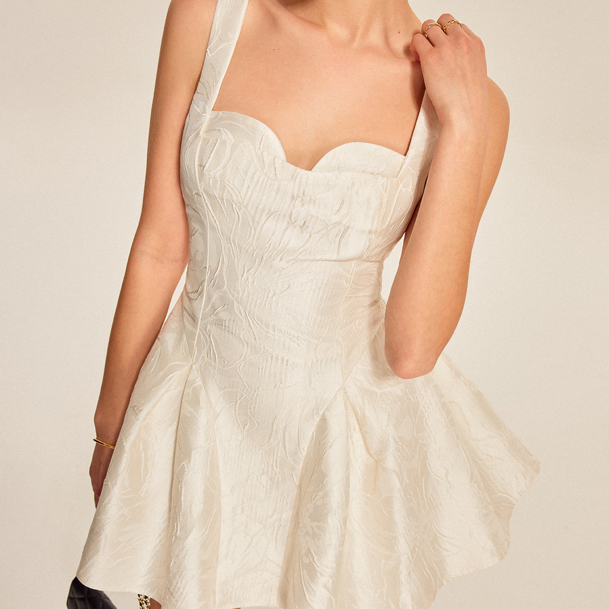 Romantik Kalp Yaka Kloş Mini Elbise