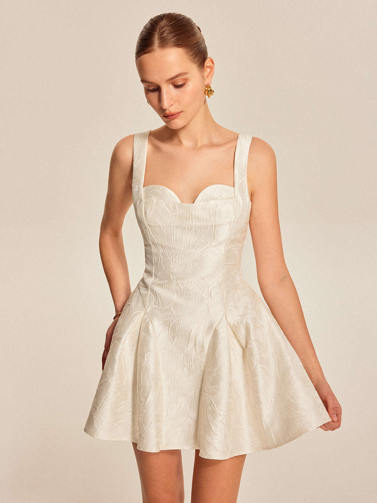 Romantik Kalp Yaka Kloş Mini Elbise