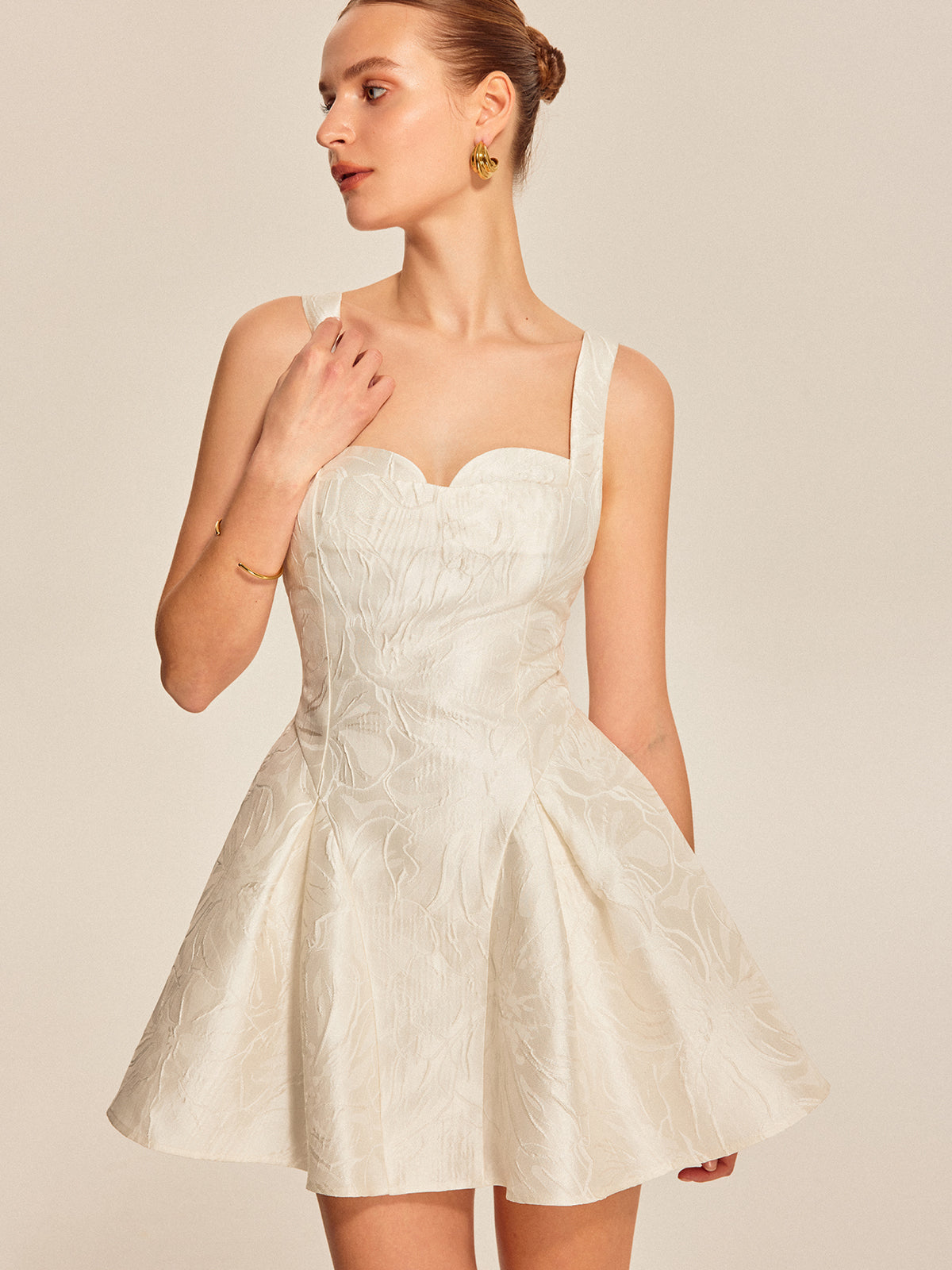 Romantik Kalp Yaka Kloş Mini Elbise