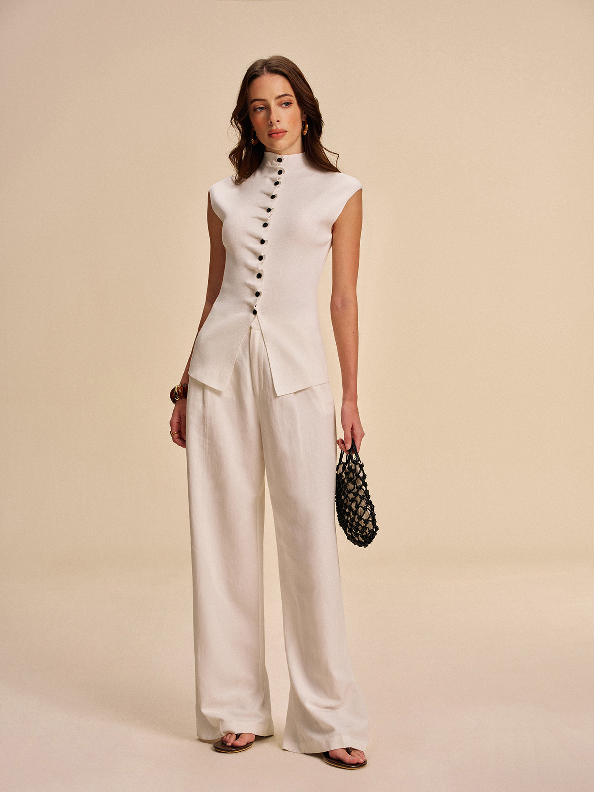 Önden Düğmeli Kolsuz Triko Hırka