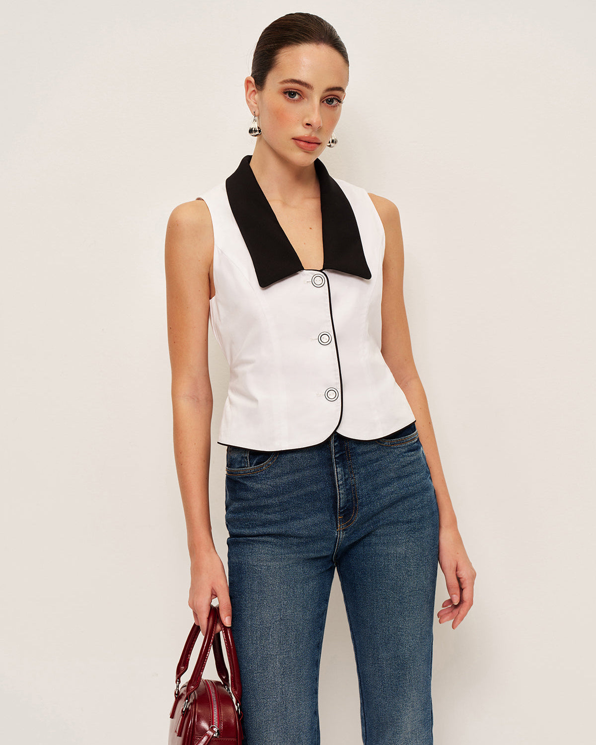 Kontrast Yakalı, Sırtı Fiyonklu Düğmeli Yelek