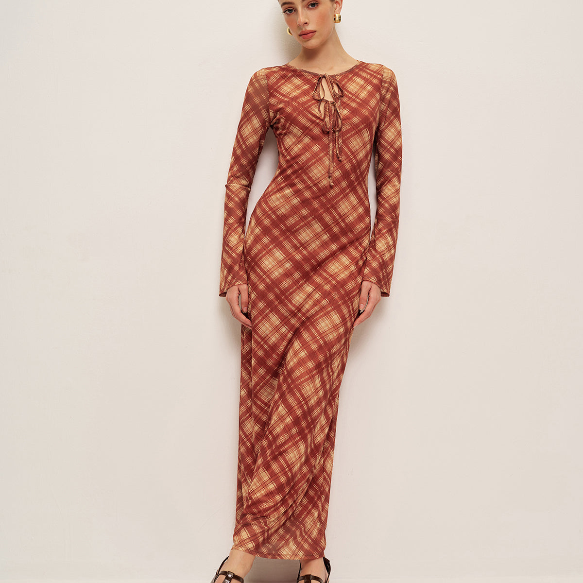 Ekose Bağcıklı Uzun Kollu Elbise