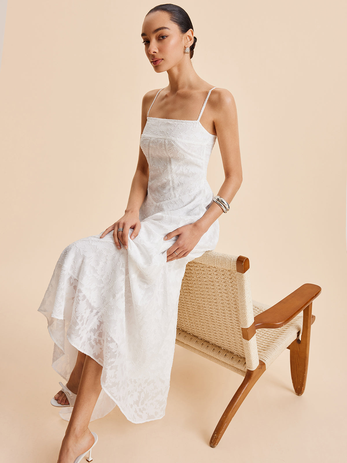 Şifon Çiçek Desenli Dantelli Askılı Elbise