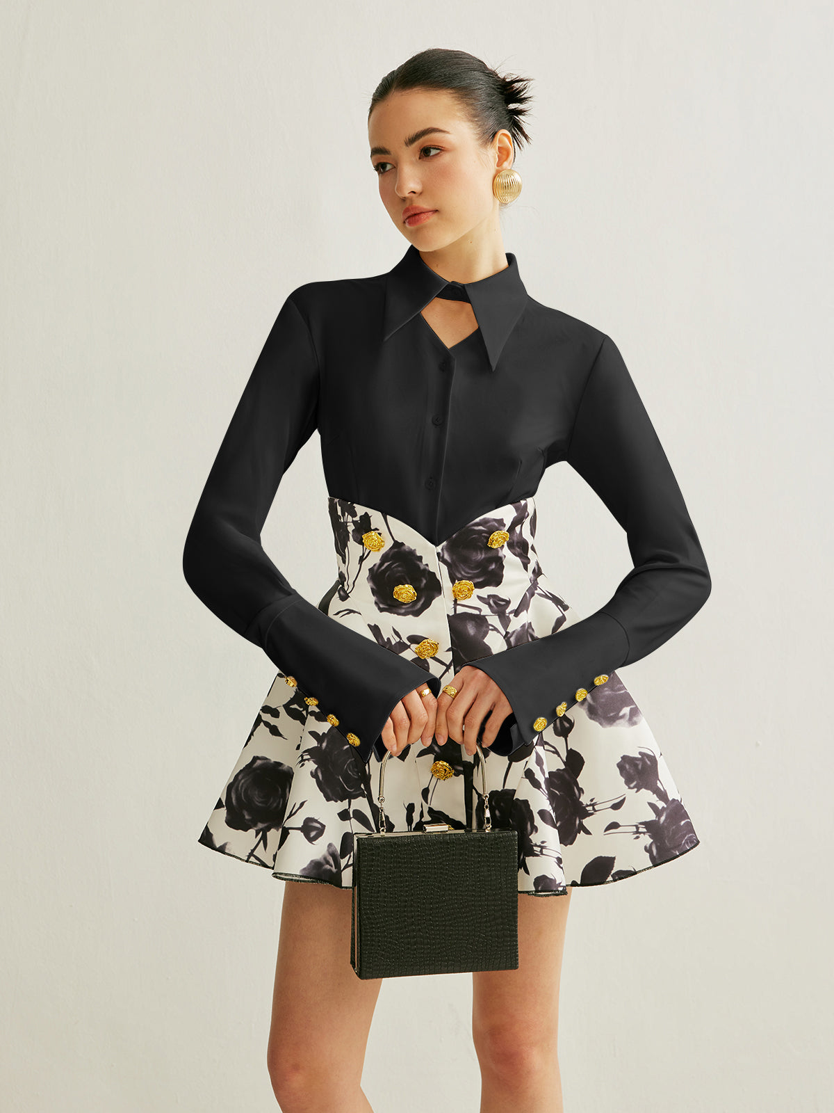 Metal Düğmeli Cutout Polo Yaka Bluz