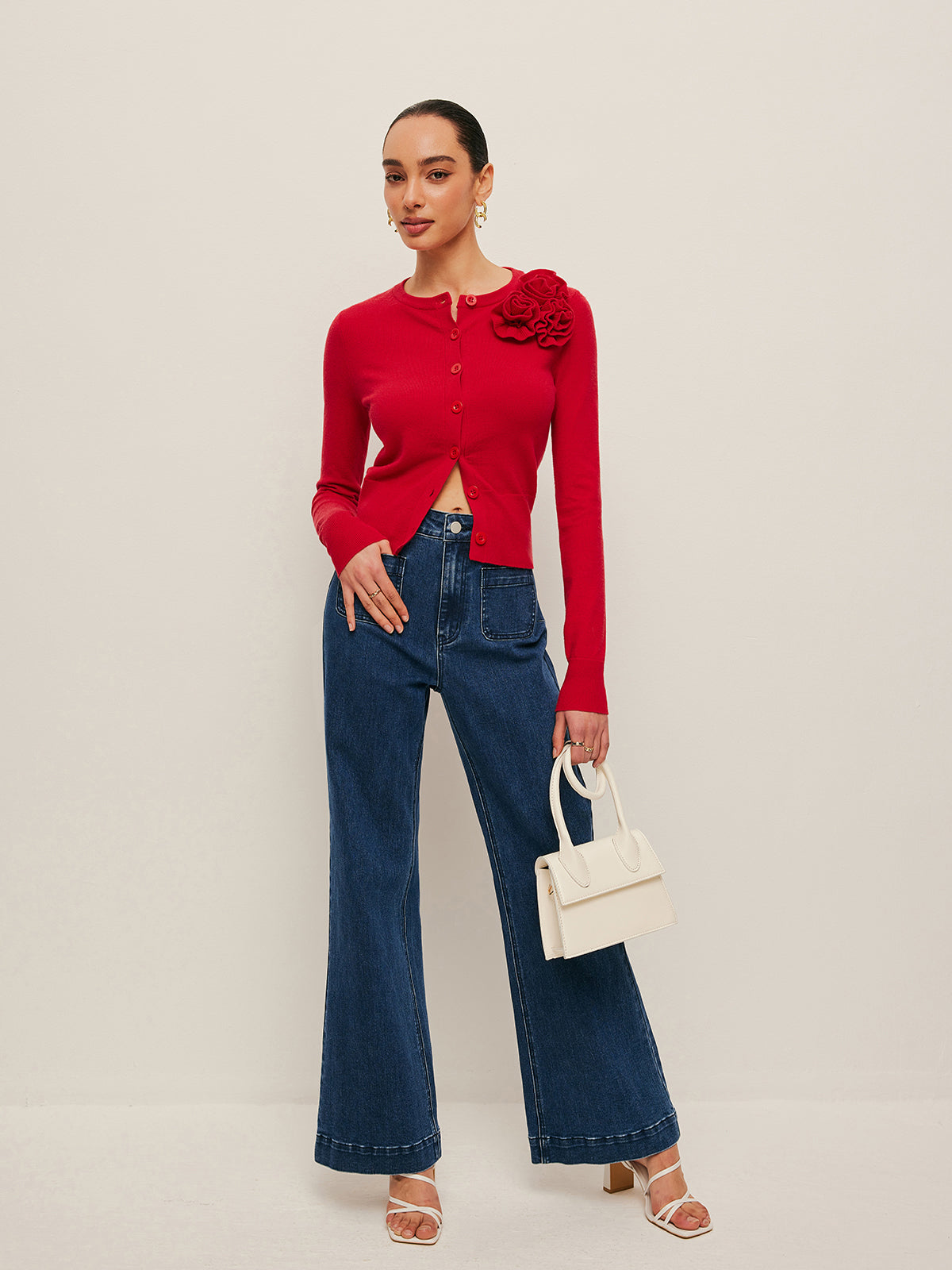 3D Çiçek Detaylı Hırka