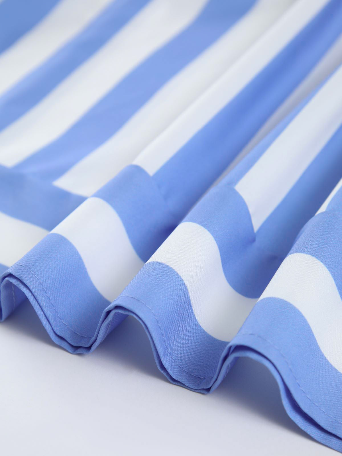 Baskılı Sırtı Açık Cepli Uzun Elbise