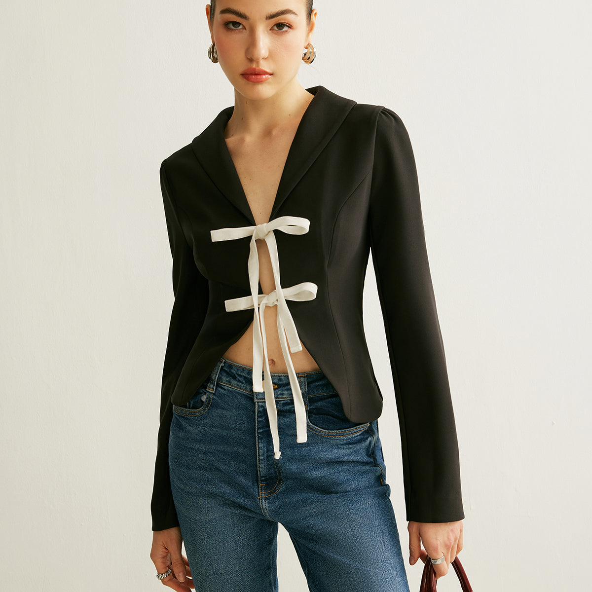 V Yaka Önden Bağlamalı Bluz