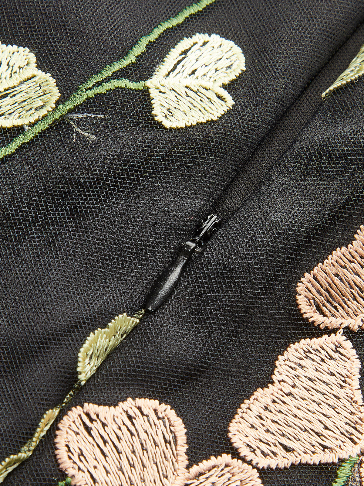 Renkli Çiçek Nakışlı File Elbise