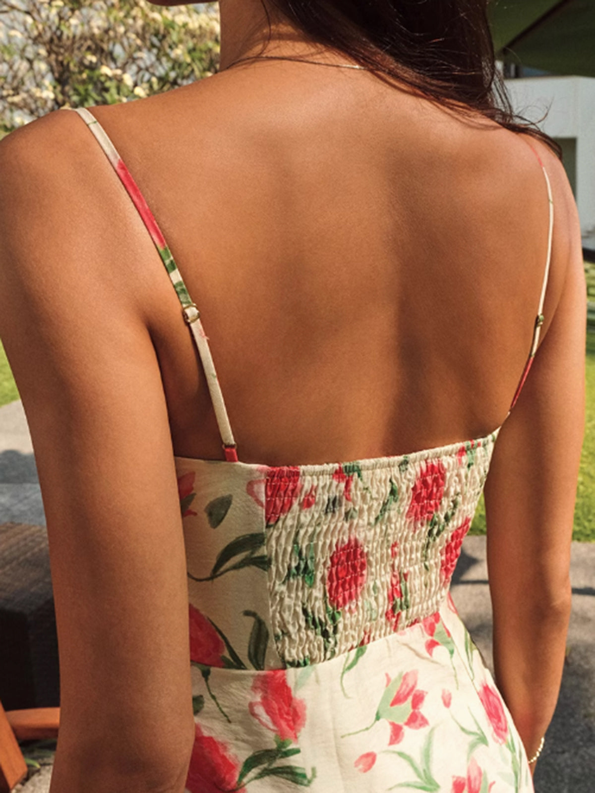 Çiçek Desenli Piliseli Düğme Detaylı Elbise