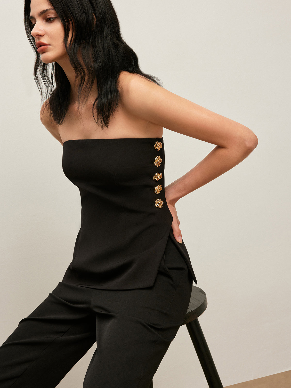 Yan Düğme Detaylı Askısız Bluz