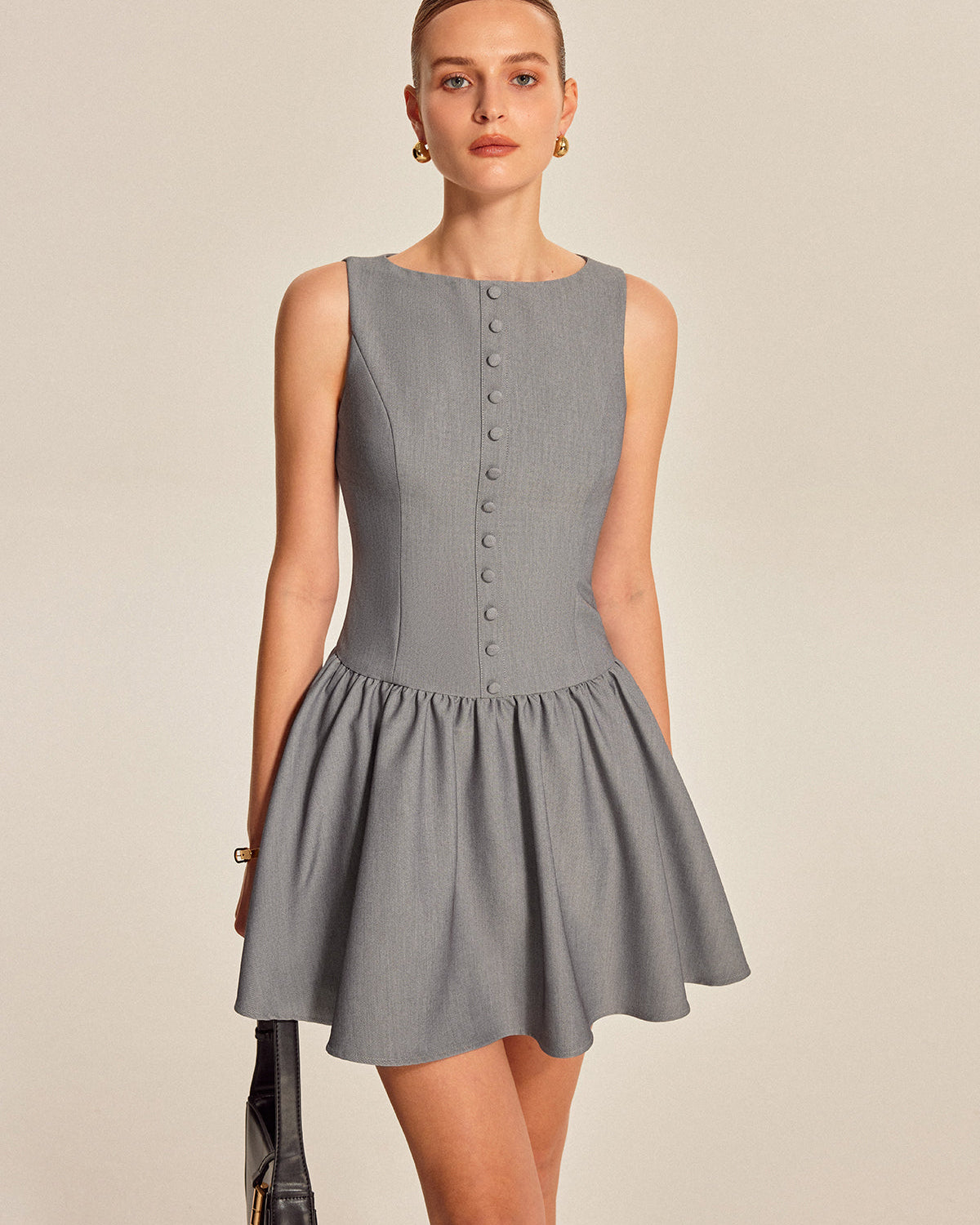 Önden Düğmeli Pileli Kolsuz Elbise