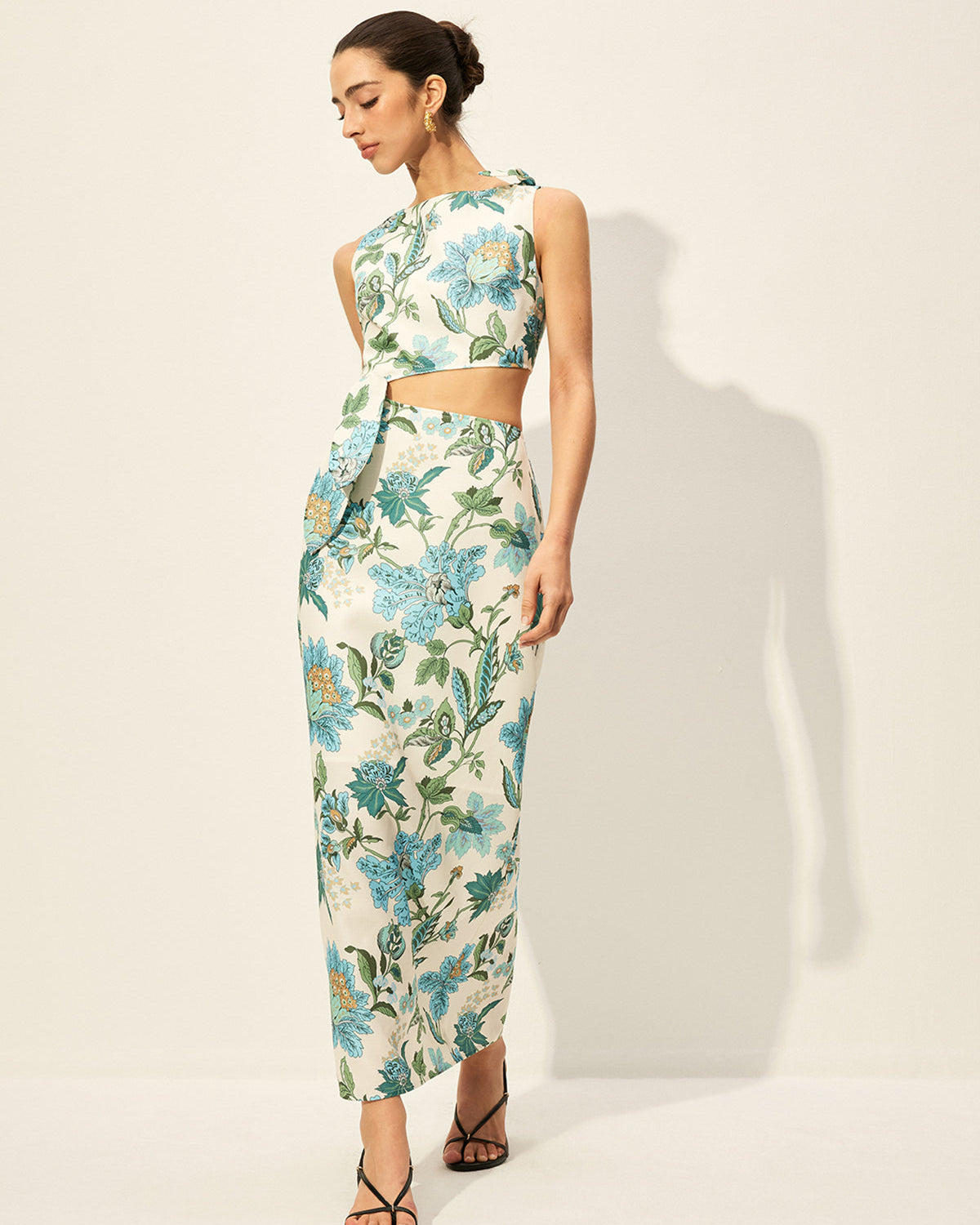 Çiçek Desenli Kesik Elbise