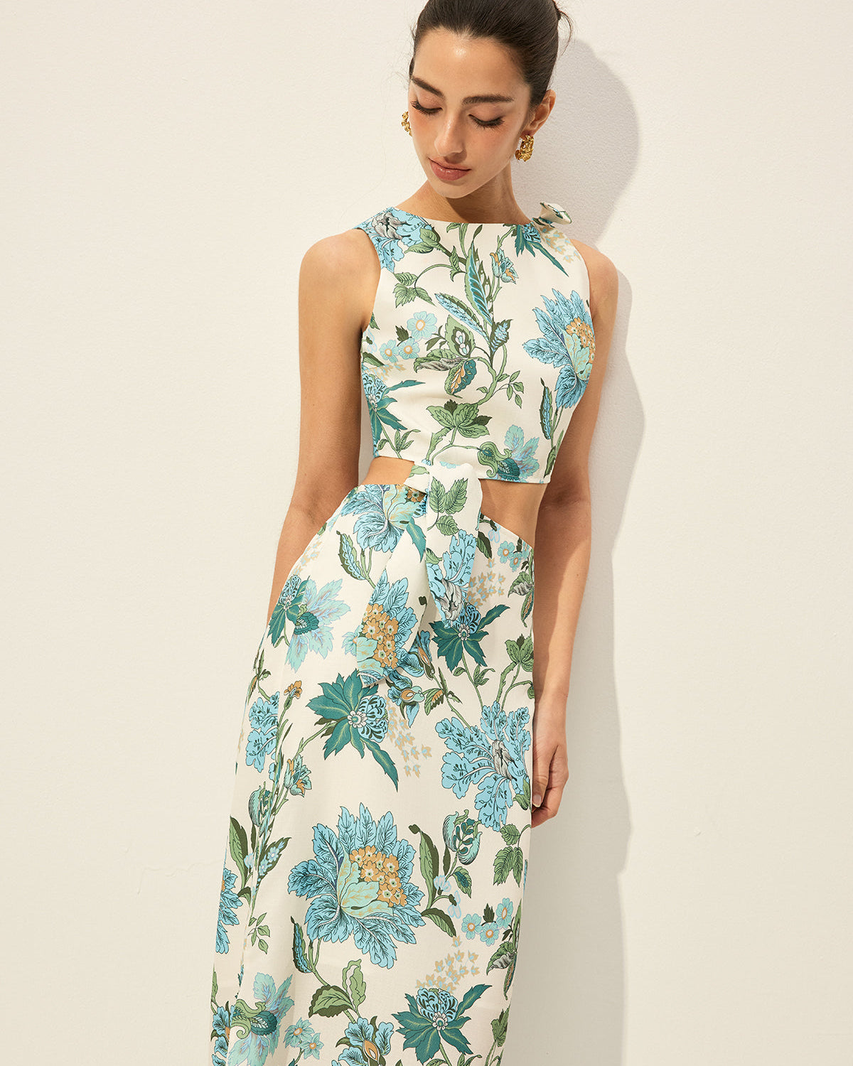 Çiçek Desenli Kesik Elbise