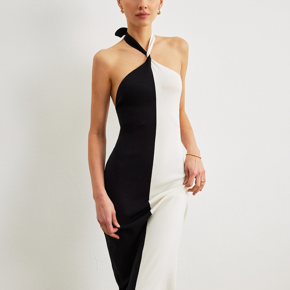 Renk Bloklu Halter Düğümlü Sırtı Açık Uzun Elbise