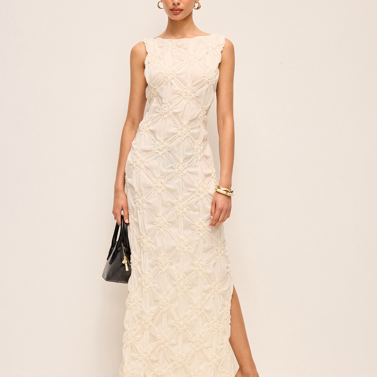 Zarif İşlemeli Yırtmaçlı Uzun Elbise