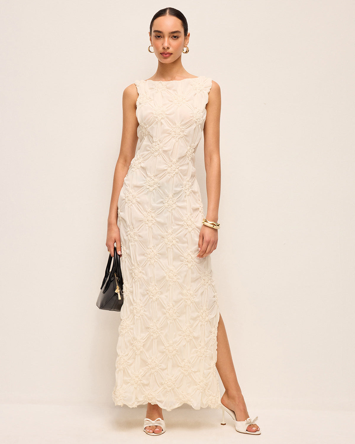 Zarif İşlemeli Yırtmaçlı Uzun Elbise