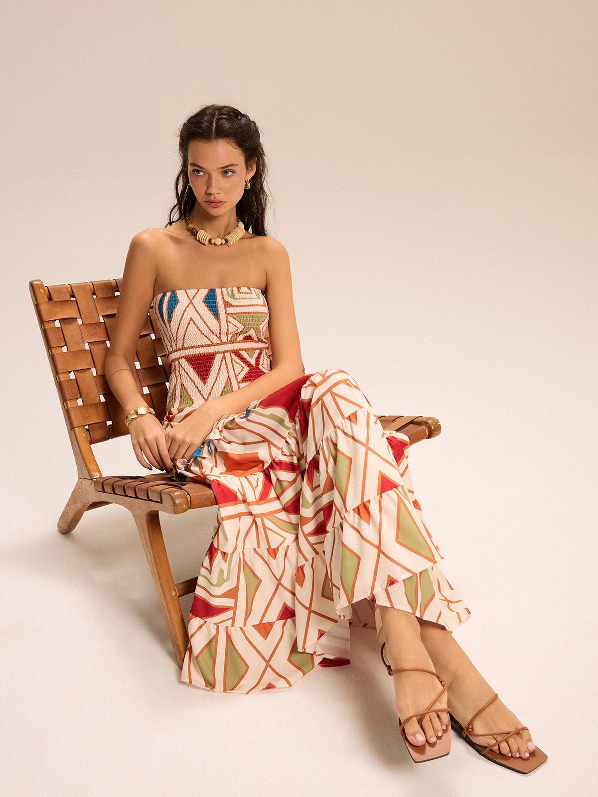 Renk Bloklu Straplez Katmanlı Uzun Elbise