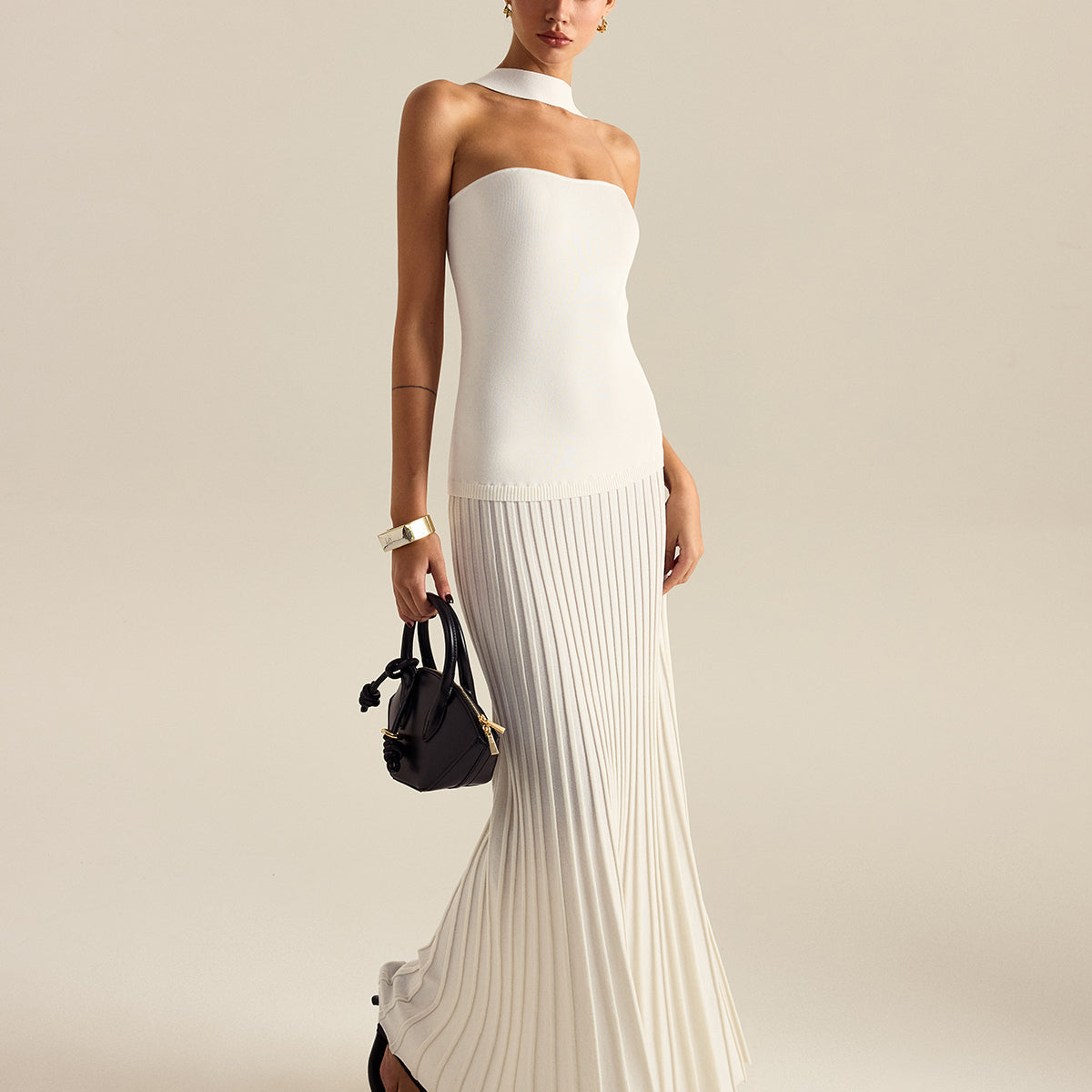 Halter Yaka Pileli Uzun Elbise