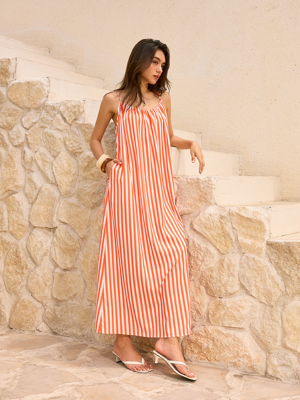 Çizgili Sırtı Açık Uzun Elbise