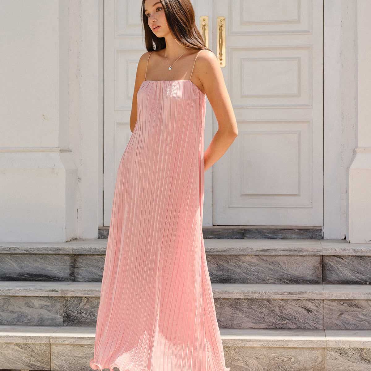 İnce Askılı Dikey Pileli Uzun Elbise