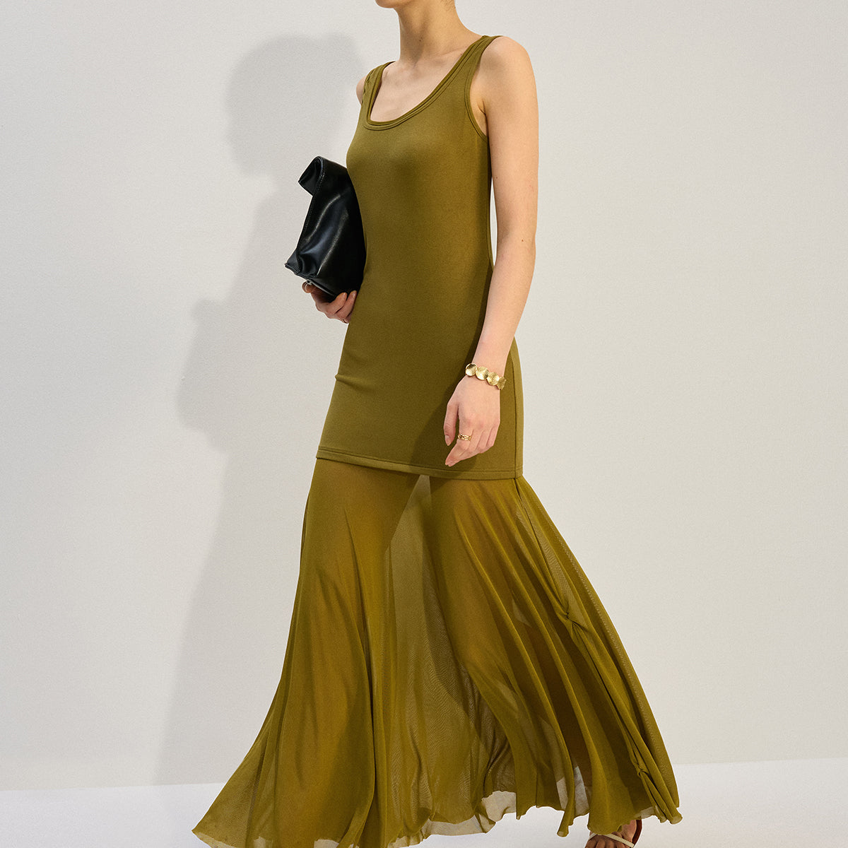 Kolsuz Şeffaf Panelli Uzun Elbise