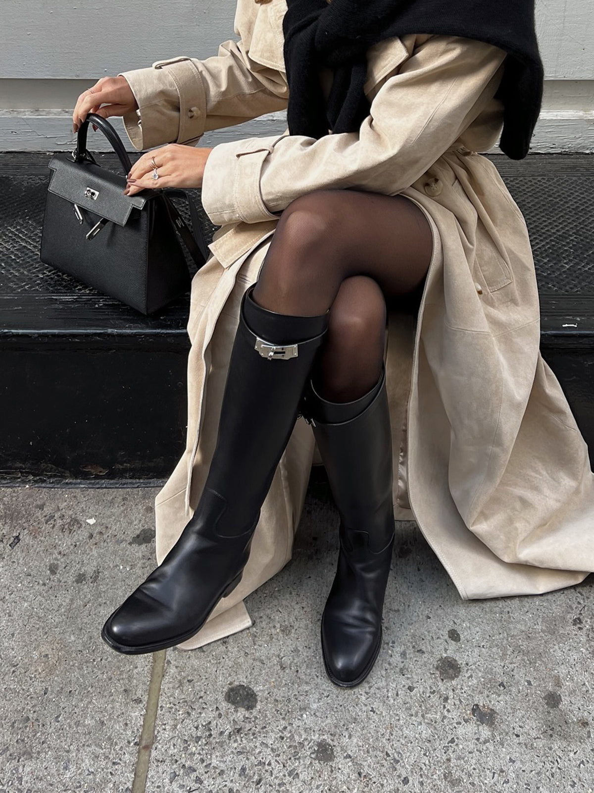 Kemer Detaylı Diz Boyu Şövalye Çizmesi