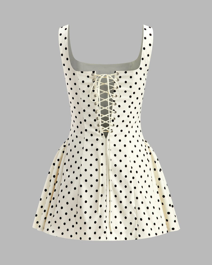 Puantiyeli Bağcıklı Sırt Dekolteli Mini Elbise