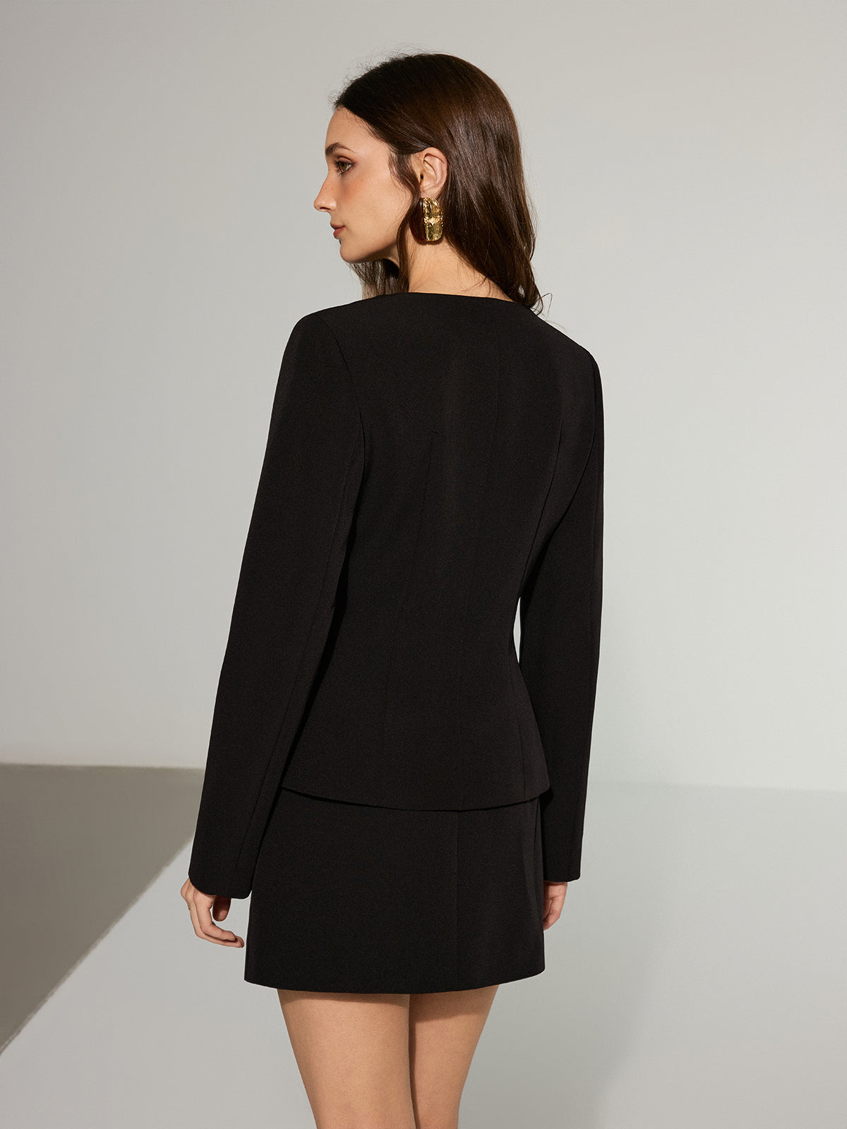 Metal Düğmeli Blazer ve Mini Etek Takımı