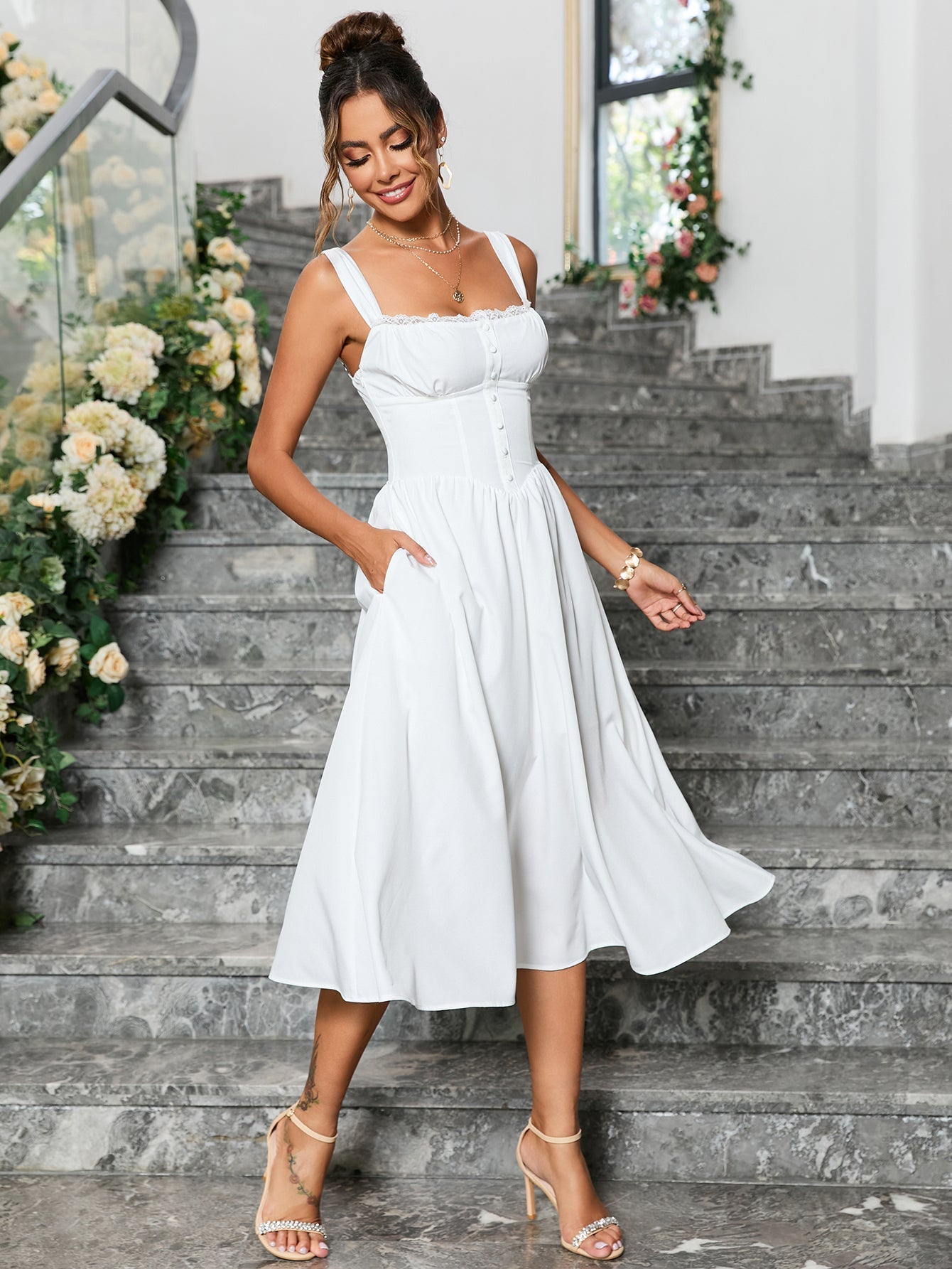 Düğme Detaylı Askılı Midi Elbise