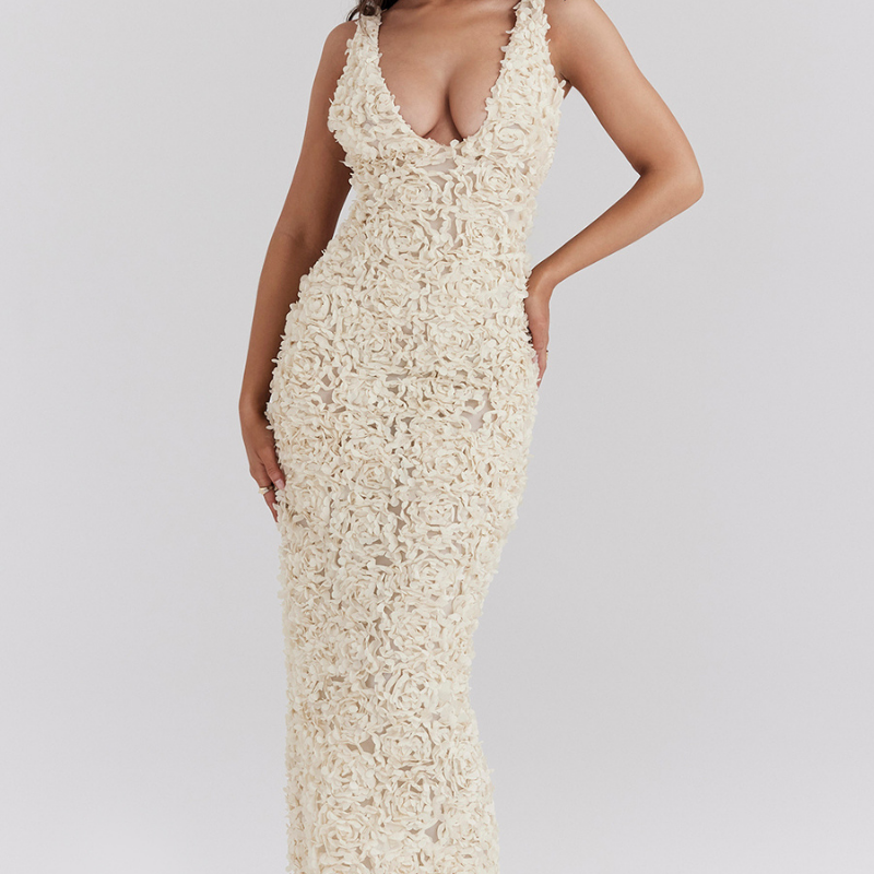 Cyprine Derin Yaka Sırtı Açık Uzun Elbise