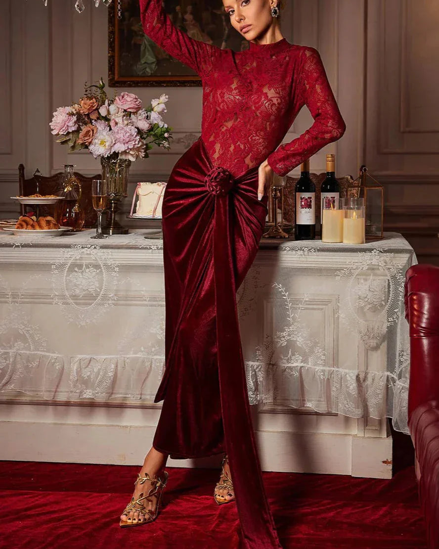 Hazel Çiçek Dantelli Bölünmüş Dantel Kadife Maxi Elbise