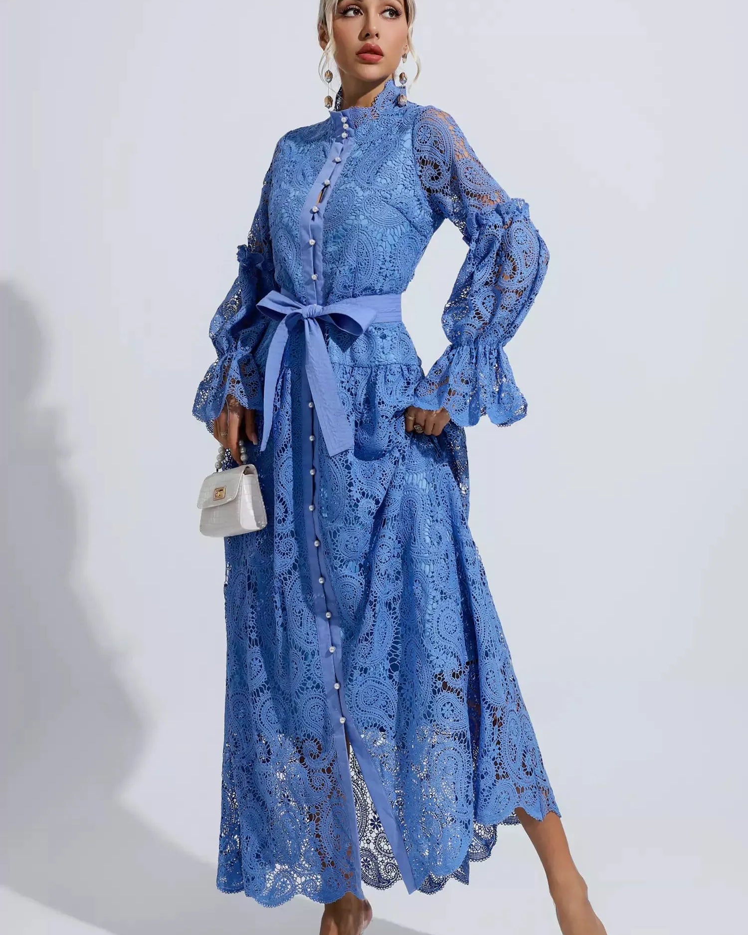 Esmeralda Mavi Dantel Çiçek Kesim Uzun Elbise