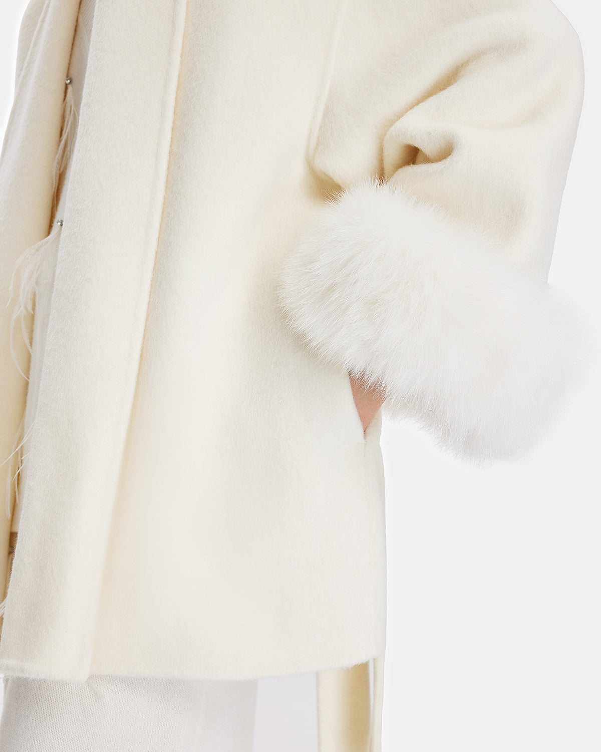 Minimalist Peluş Manşetli Ceket