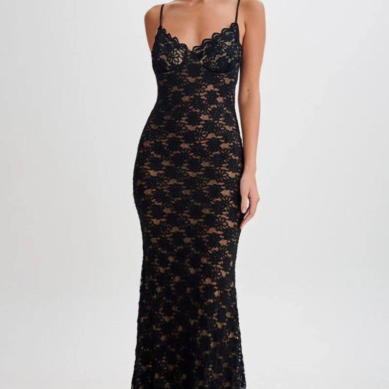 Seya Dantel Vücuda Oturan Siyah Uzun Elbise