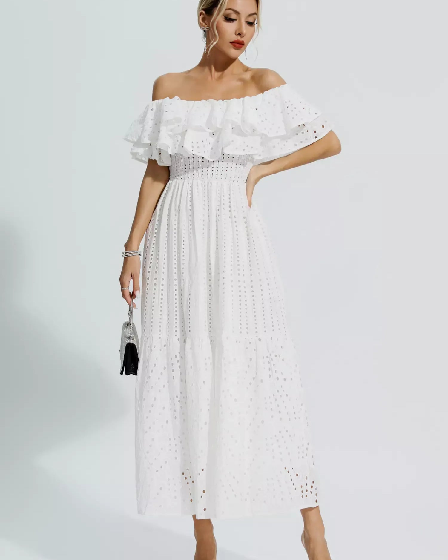 Malani Beyaz Kesim Fırfırlı Maxi Elbise