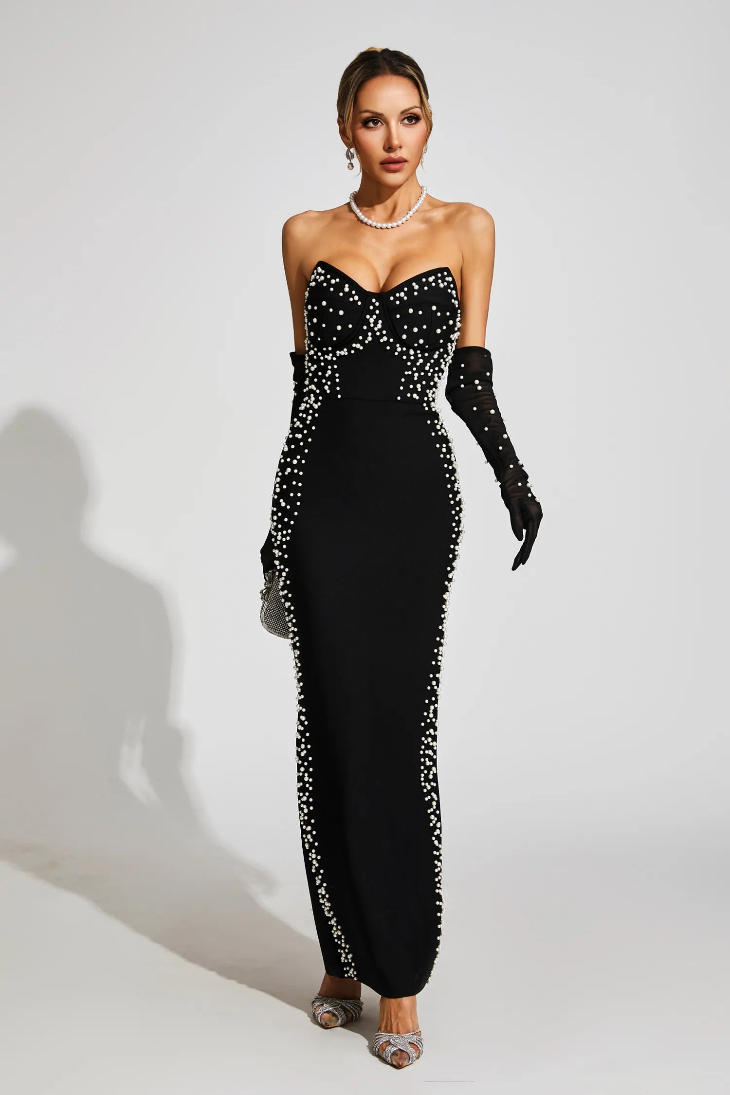 Quinara Siyah Düşük Omuz Bandajlı Uzun Elbise