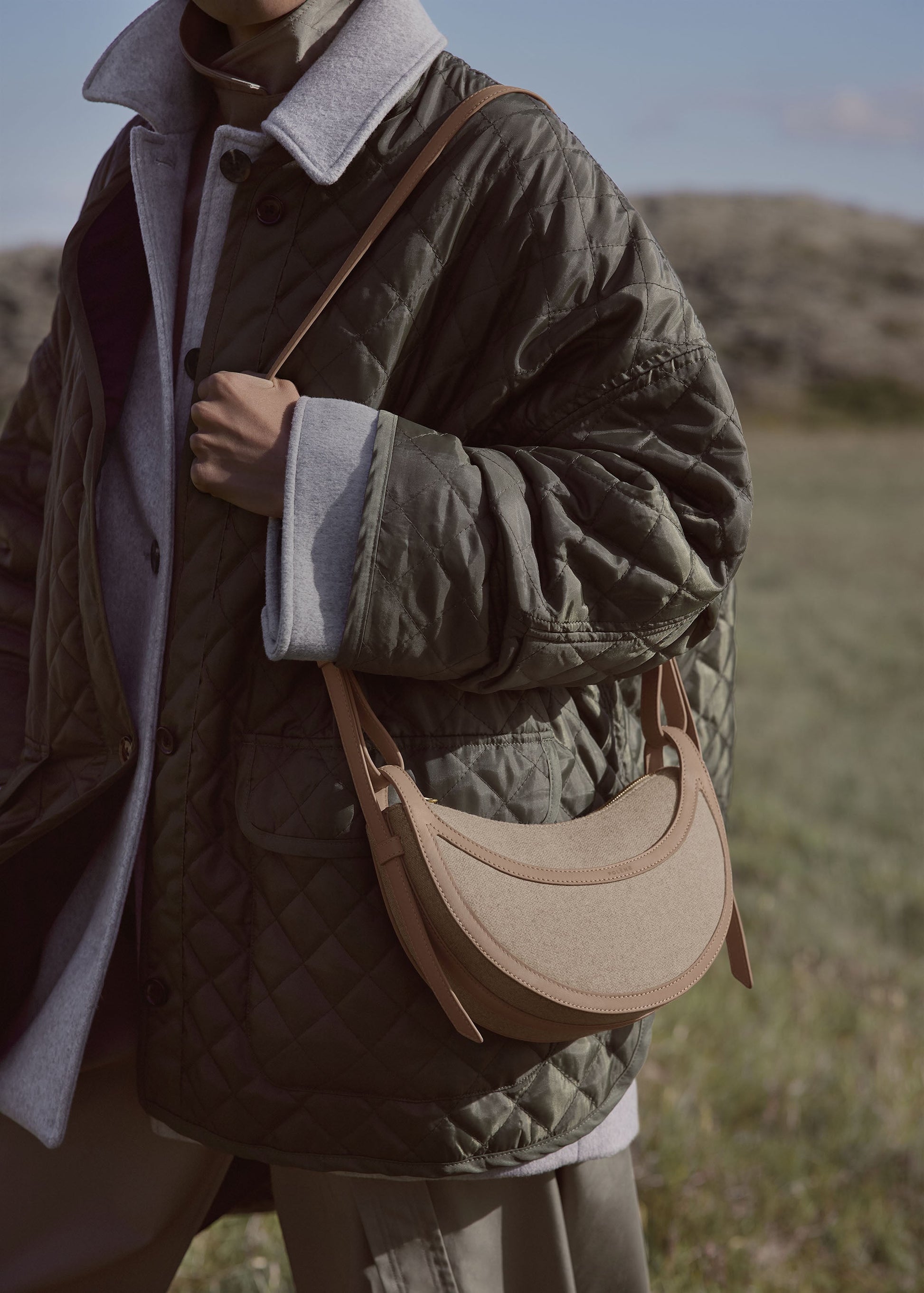 Avelin Omuz Çantası -  Kanvas kum beji