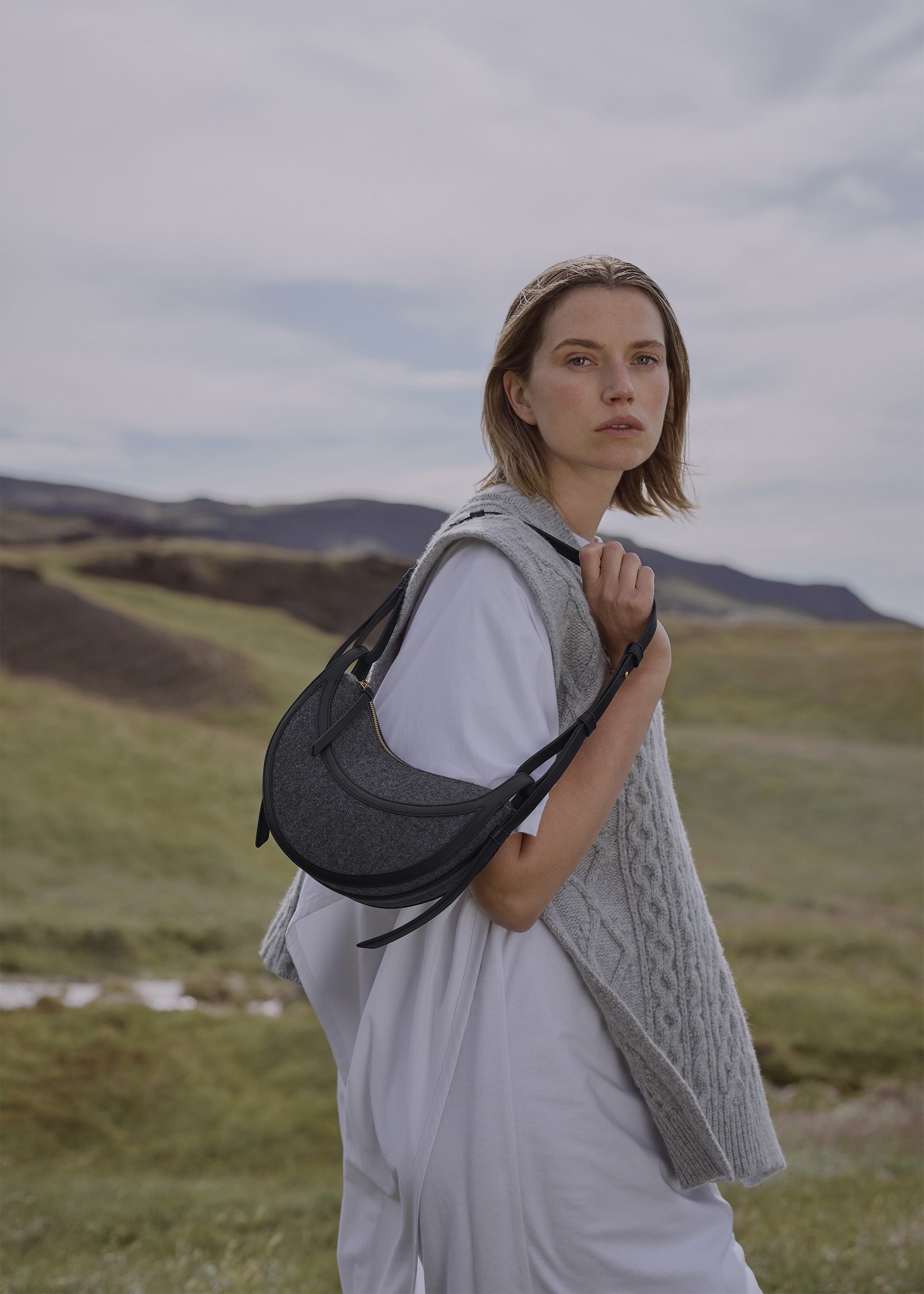 Avelin Omuz Çantası - Siyah