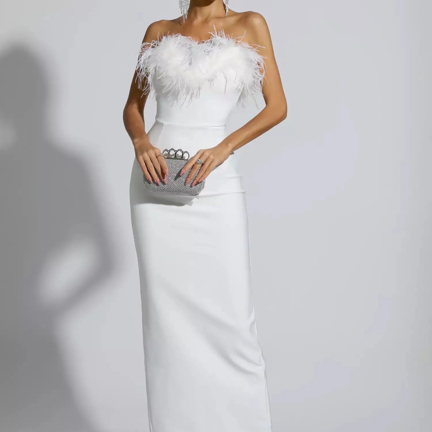 Naomi Beyaz Tüy Püsküllü Uzun Elbise