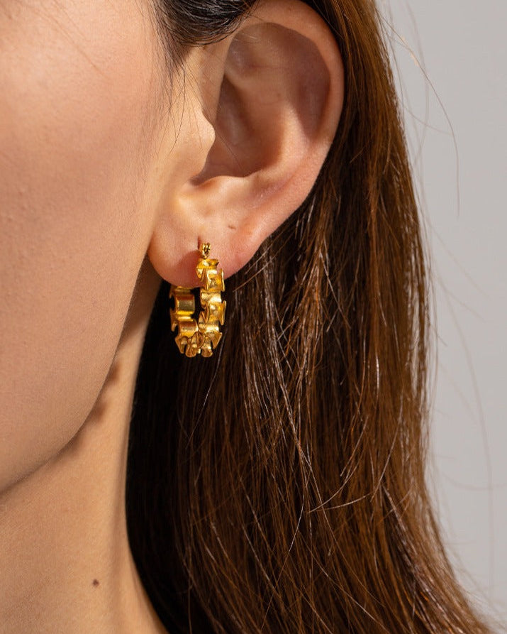 18K Altın Kaplama Katlanmış Stil Küpe