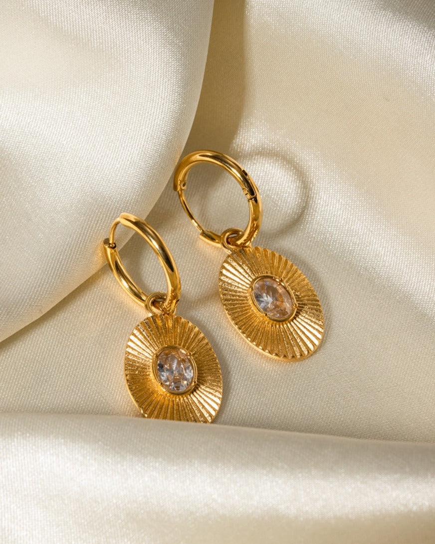 Beyaz Pırlanta Taşlı 18 Ayar Altın Kaplama Oval Küpe