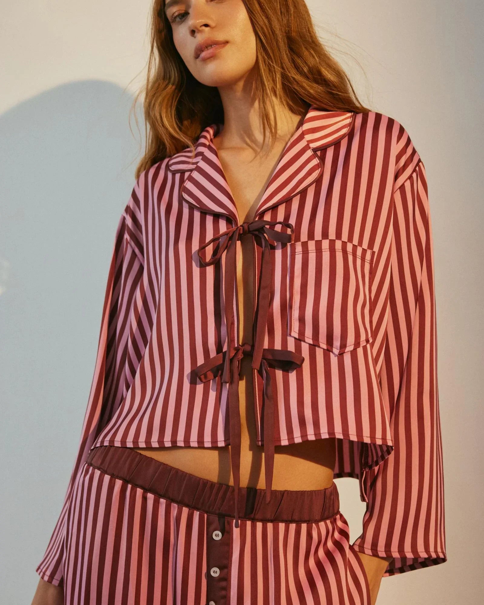 Çizgili Bağcıklı Saten Pijama